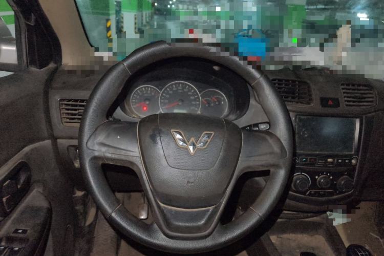 Used Wuling Hongguang 2014 1.2L Standard Model China IV Steering Wheel