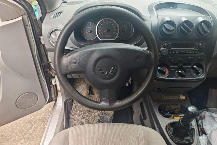 Used Wuling Hongguang 2014 1.2L Base Model China IV Steering Wheel