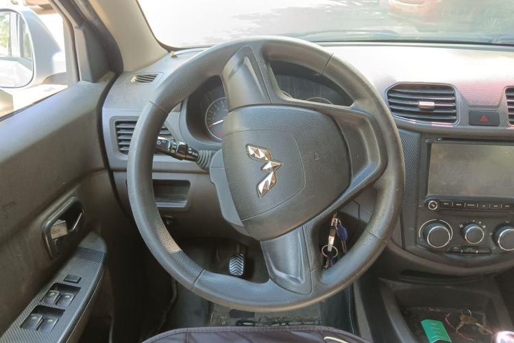 Used Wuling Hongguang 2014 1.2L S Standard Version China IV Standard Steering Wheel