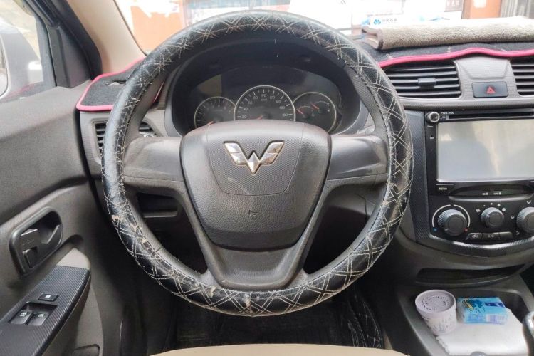 Used Wuling Hongguang 2014 1.5L S Standard Version Steering Wheel