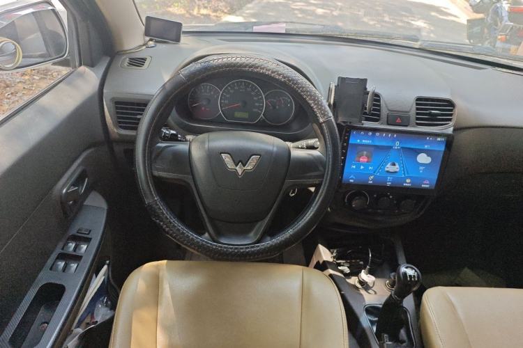 Used Wuling Hongguang 2014 1.2L Standard Model China IV Steering Wheel