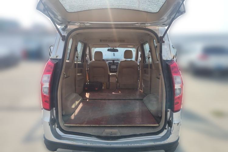Used Wuling Hongguang 2014 1.5L S Luxury Model Trunk