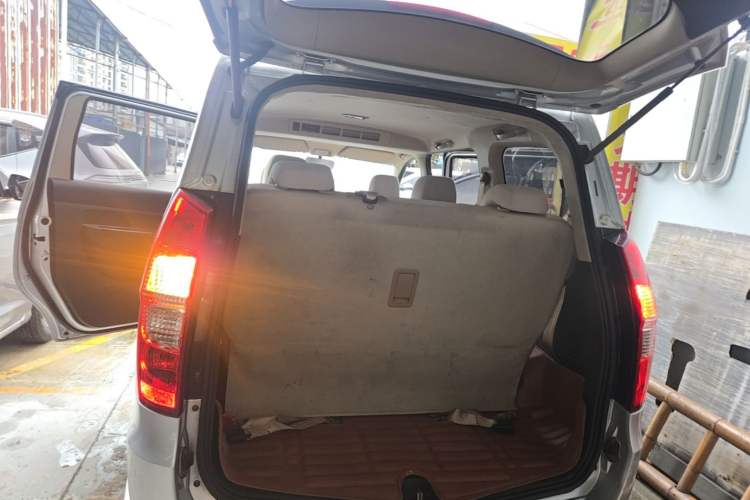 Used Wuling Hongguang 2014 1.5L S Standard Version Trunk