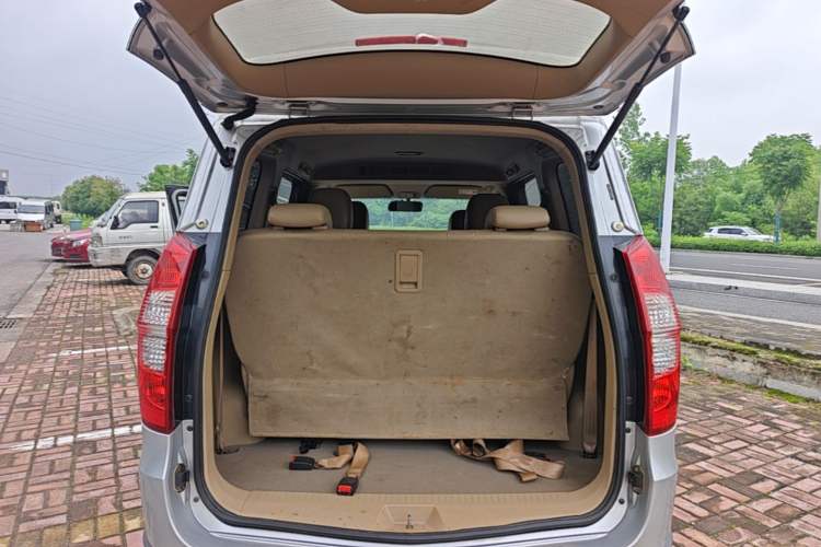 Used Wuling Hongguang 2014 1.5L S Luxury Model Trunk
