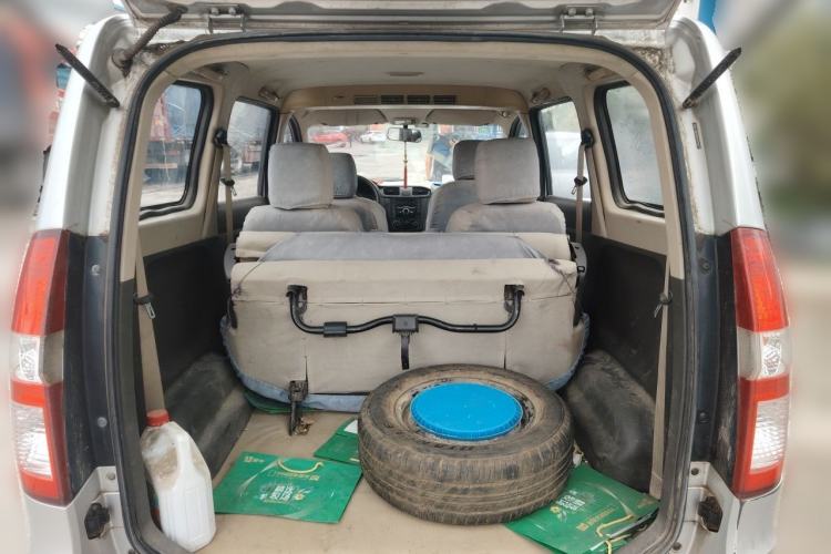 Used Wuling Hongguang 2014 1.5L Standard Version Trunk