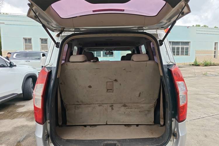 Used Wuling Hongguang 2014 1.5L S Standard Version Trunk