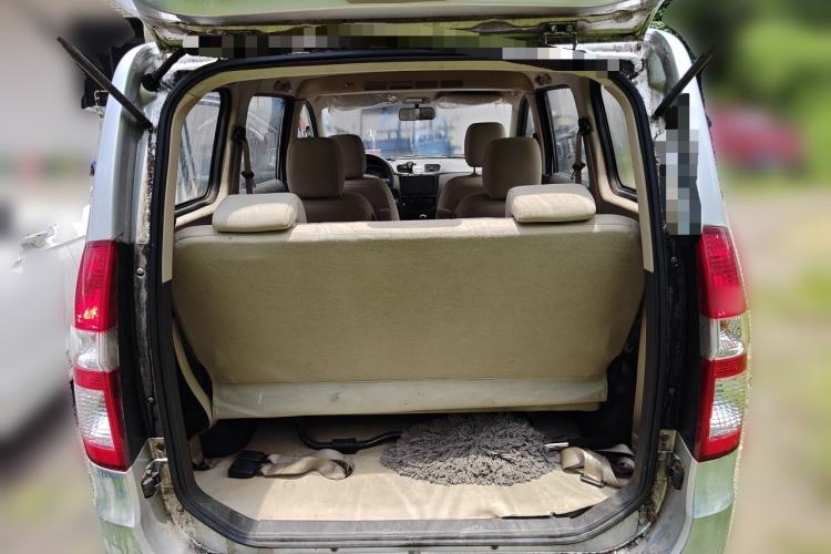 Used Wuling Hongguang 2014 1.5L Standard Version Trunk