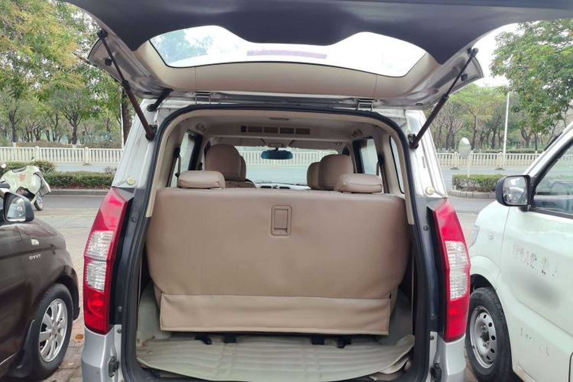 Used Wuling Hongguang 2014 1.5L S Standard Version Trunk