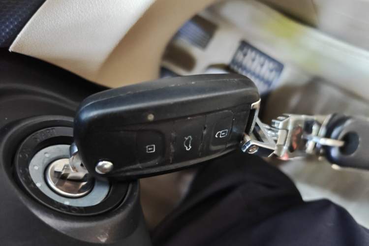 Used Wuling Hongguang 2014 1.5L S Comfort Model Vehicle Key