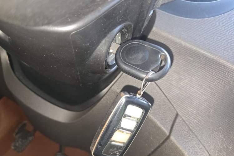 Used Wuling Hongguang 2014 1.5L S Standard Version Vehicle Key