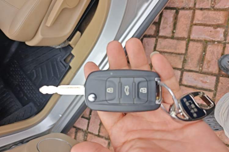 Used Wuling Hongguang 2014 1.5L S Luxury Model Vehicle Key