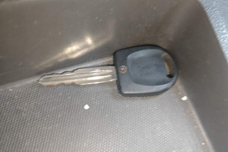 Used Wuling Hongguang 2014 1.5L Standard Version Vehicle Key