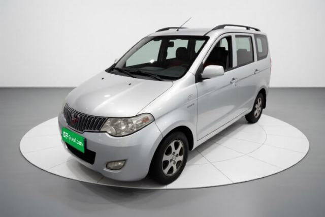 Ojetý Wuling Hongguang 2014 1.5L Standard Version