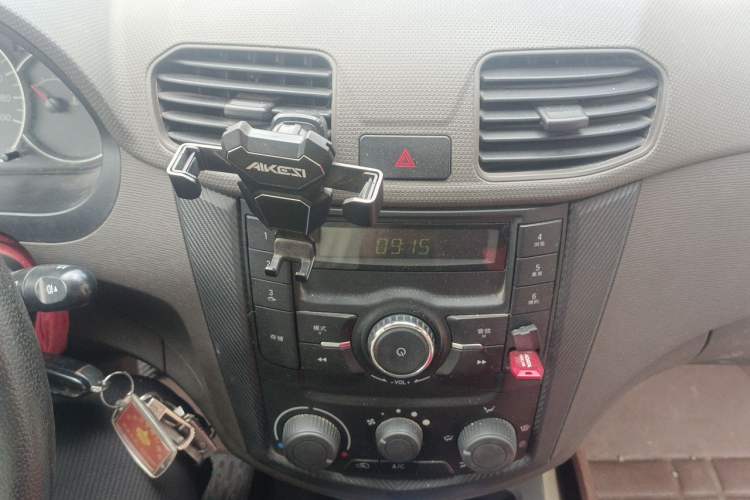 Used Wuling Hongguang 2014 1.2L Base Model China IV Audio And AC Panel