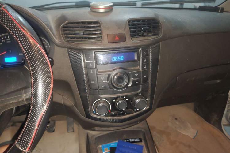 Used Wuling Hongguang 2014 1.5L S Standard Version Audio And AC Panel