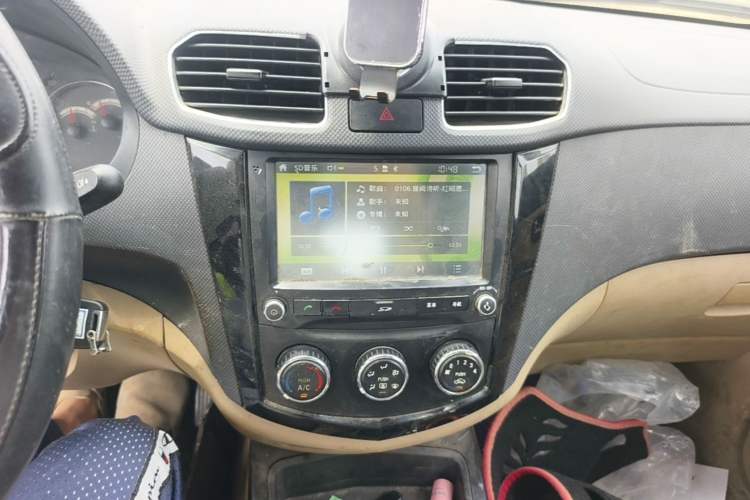 Used Wuling Hongguang 2014 1.5L S Luxury Model Audio And AC Panel