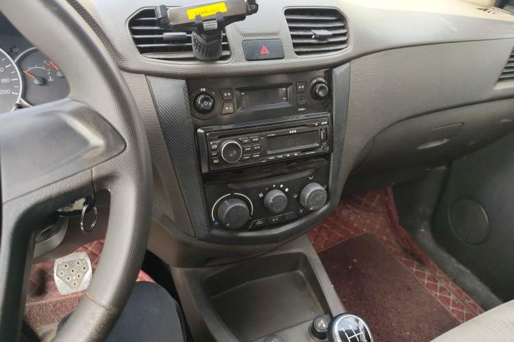 Used Wuling Hongguang 2014 1.2L Base Model China IV Audio And AC Panel
