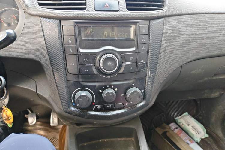 Used Wuling Hongguang 2014 1.2L Base Model China IV Audio And AC Panel