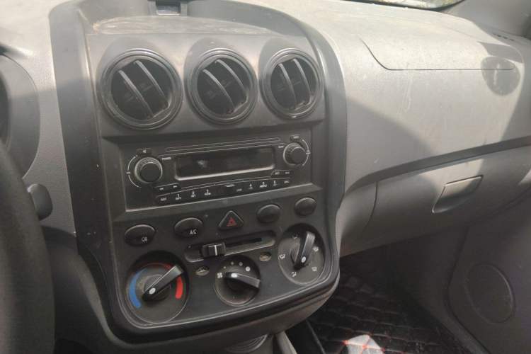 Used Wuling Hongguang 2014 1.2L Base Model China IV Audio And AC Panel