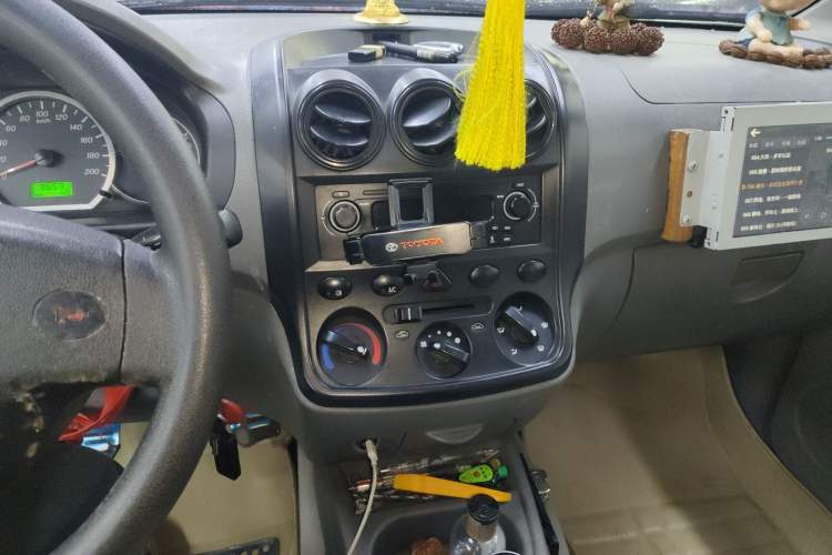 Used Wuling Hongguang 2014 1.2L Base Model China IV Audio And AC Panel