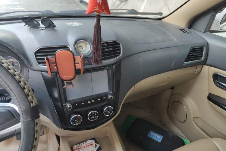 Used Wuling Hongguang 2014 1.5L S Comfort Model Audio And AC Panel