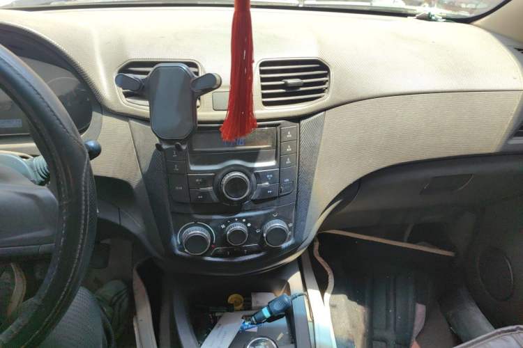 Used Wuling Hongguang 2014 1.5L S Standard Version Audio And AC Panel