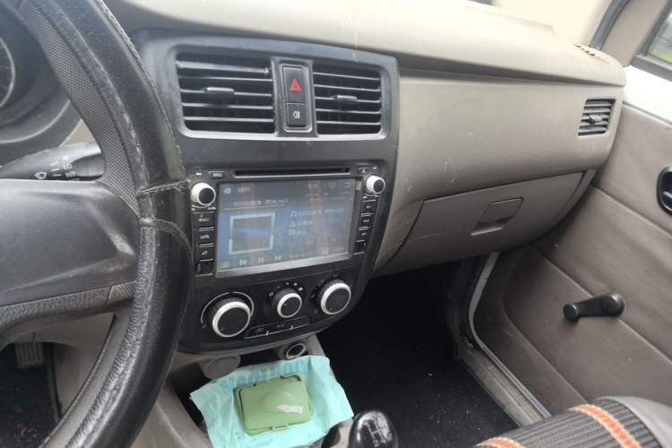 Used Wuling Hongguang 2014 1.5L Base Version Audio And AC Panel