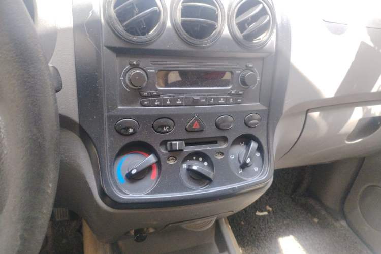 Used Wuling Hongguang 2014 1.5L Base Version Audio And AC Panel