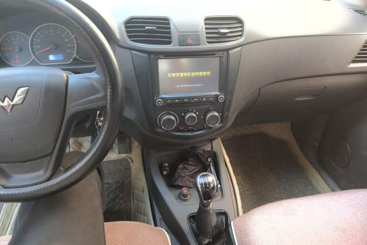 Used Wuling Hongguang 2014 1.5L S Standard Version Audio And AC Panel