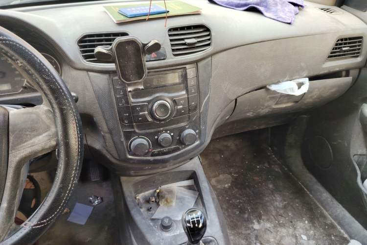 Used Wuling Hongguang 2014 1.5L Base Version Audio And AC Panel