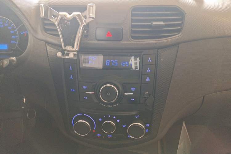 Used Wuling Hongguang 2014 1.5L S Standard Version Audio And AC Panel