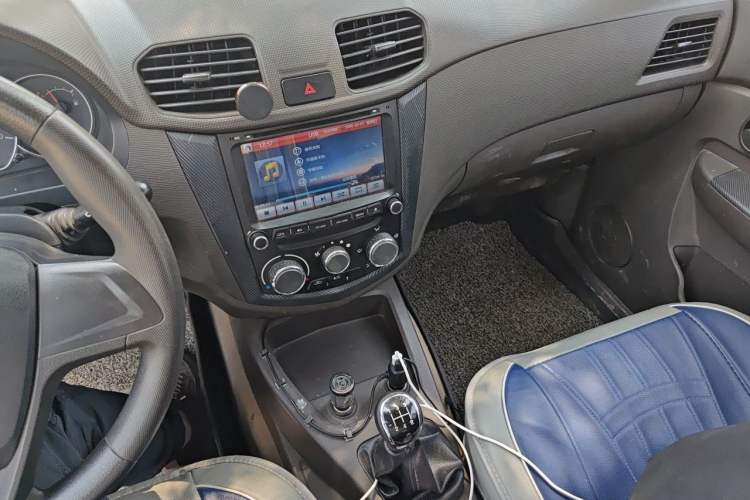 Used Wuling Hongguang 2014 1.5L S Standard Version Audio And AC Panel