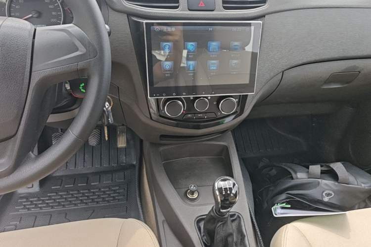 Used Wuling Hongguang 2014 1.5L S Standard Version Audio And AC Panel