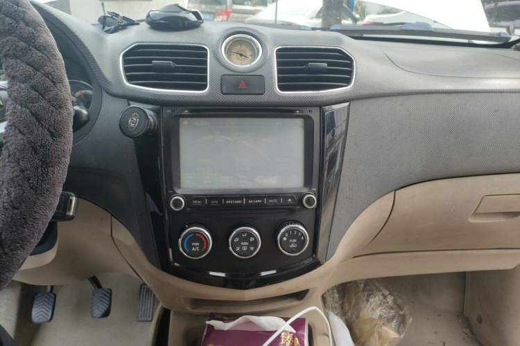 Used Wuling Hongguang 2014 1.5L S Comfort Model Audio And AC Panel