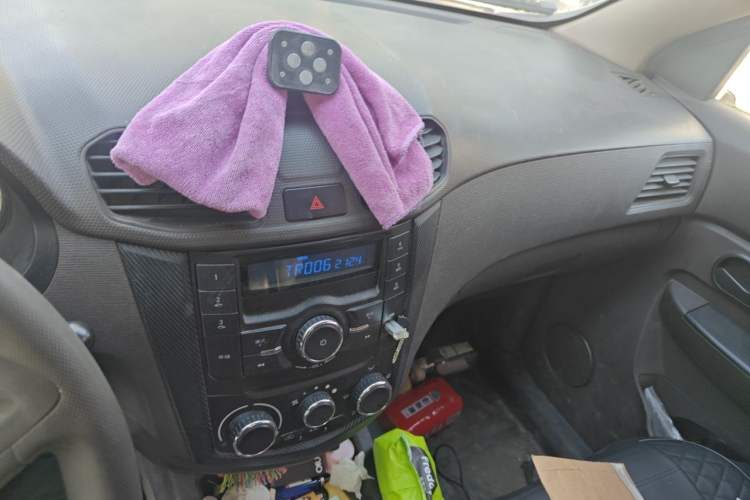 Used Wuling Hongguang 2014 1.5L S Standard Version Audio And AC Panel