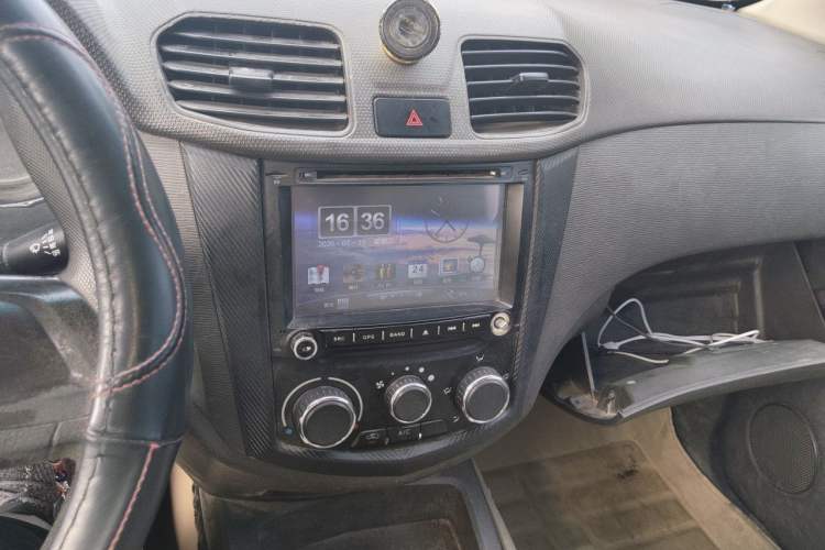 Used Wuling Hongguang 2014 1.5L S Standard Version Audio And AC Panel