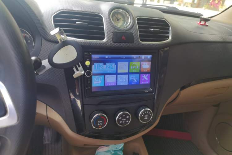 Used Wuling Hongguang 2014 1.5L S Comfort Model Audio And AC Panel
