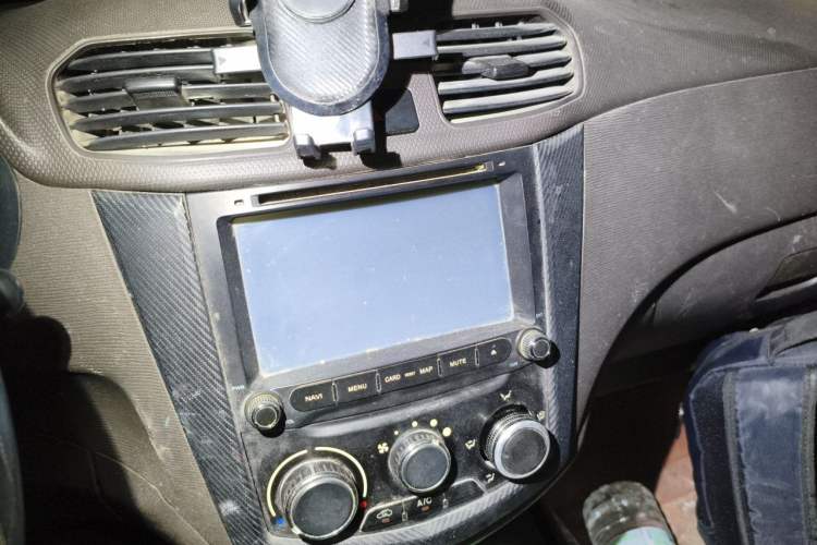Used Wuling Hongguang 2014 1.5L S Standard Version Audio And AC Panel