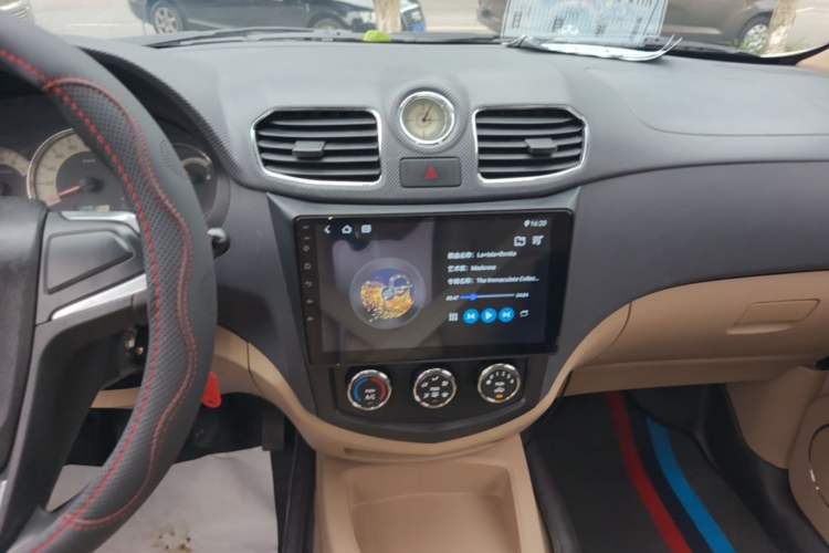 Used Wuling Hongguang 2014 1.5L S Comfort Model Audio And AC Panel