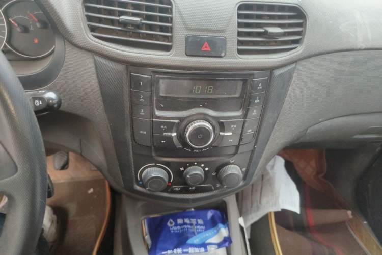 Used Wuling Hongguang 2014 1.5L Base Version Audio And AC Panel