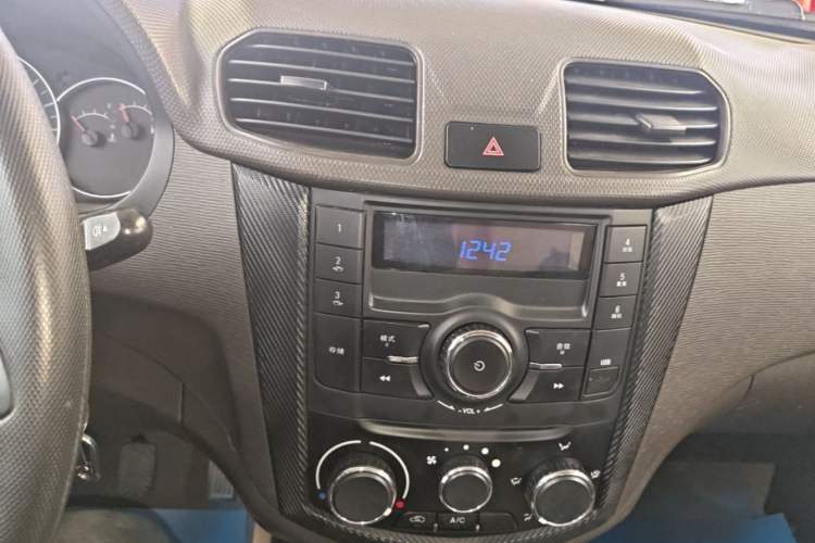 Used Wuling Hongguang 2014 1.5L S Standard Version Audio And AC Panel