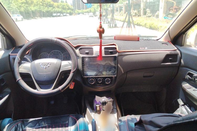 Used Wuling Hongguang 2014 1.5L S Standard Version Center Console