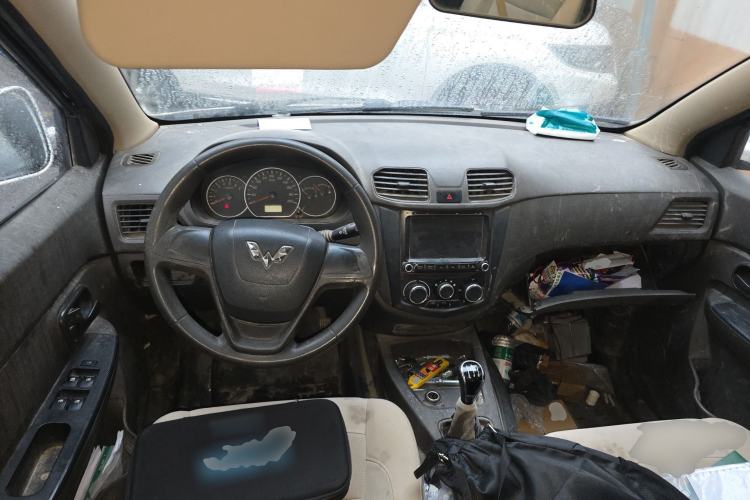 Used Wuling Hongguang 2014 1.5L S Standard Version Center Console
