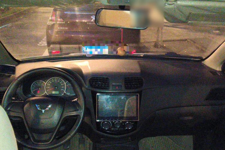 Used Wuling Hongguang 2014 1.5L S Standard Version Center Console