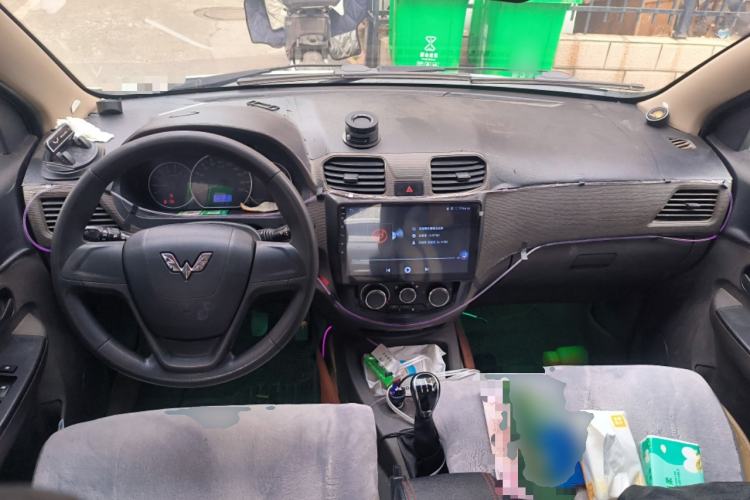 Used Wuling Hongguang 2014 1.5L S Standard Version Center Console