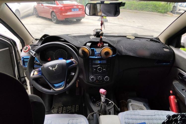 Used Wuling Hongguang 2014 1.5L S Standard Version Center Console
