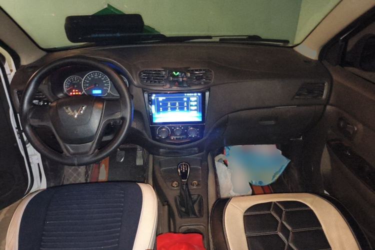 Used Wuling Hongguang 2014 1.5L S Standard Version Center Console