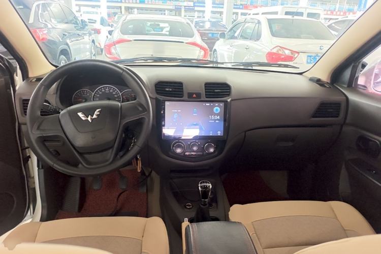 Used Wuling Hongguang 2014 1.5L S Standard Version Center Console