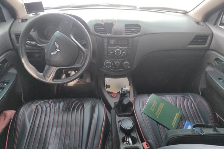 Used Wuling Hongguang 2014 1.5L S Standard Version Center Console