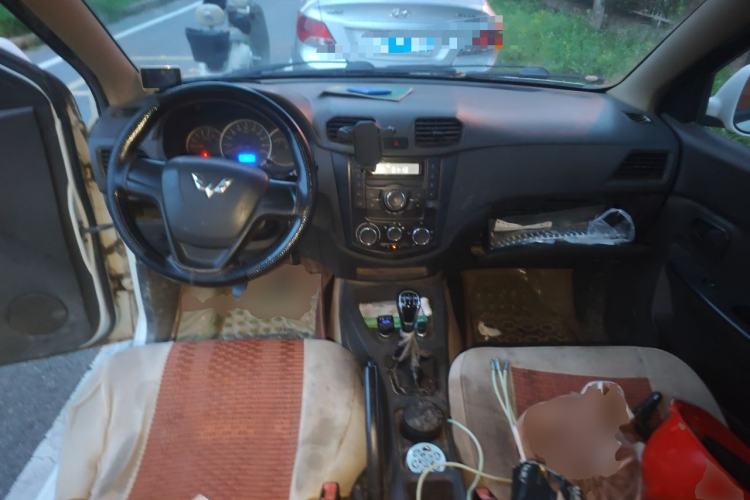 Used Wuling Hongguang 2014 1.5L S Standard Version Center Console